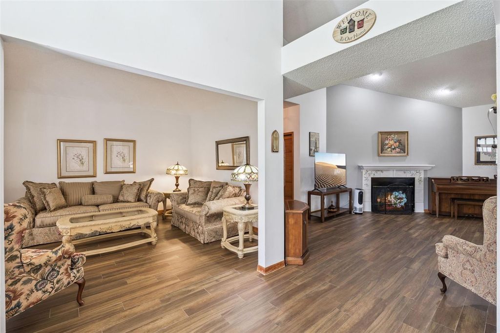 Image 14 of property listing at 2512 TRYON PLACE, Windermere, FL 34786