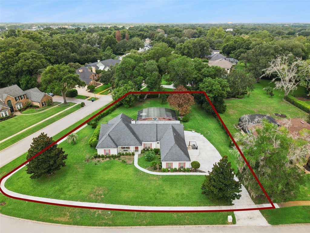 Image 3 of property listing at 2512 TRYON PLACE, Windermere, FL 34786