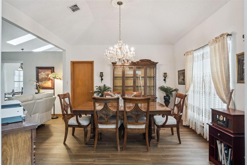 Image 21 of property listing at 2512 TRYON PLACE, Windermere, FL 34786
