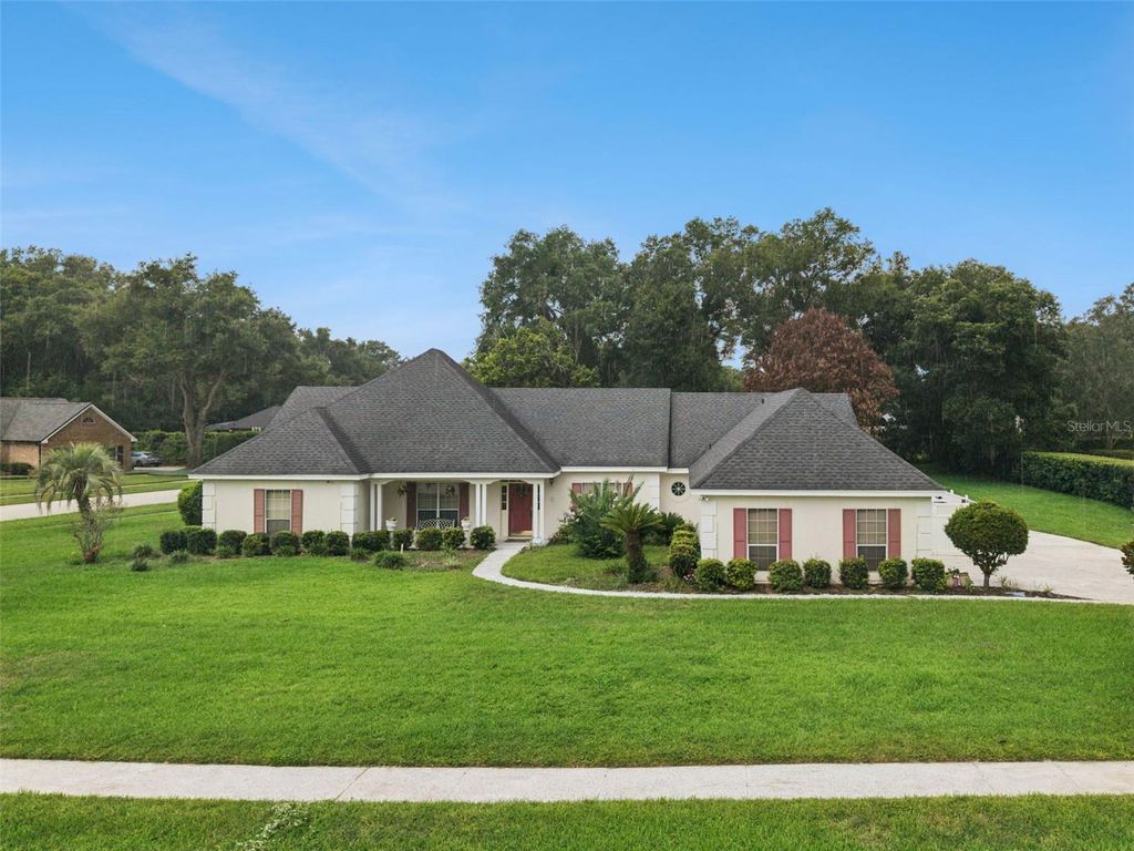 Image 4 of property listing at 2512 TRYON PLACE, Windermere, FL 34786