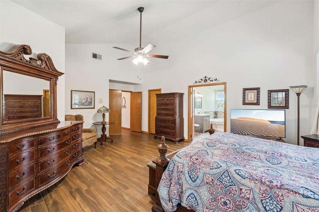 Image 32 of property listing at 2512 TRYON PLACE, Windermere, FL 34786