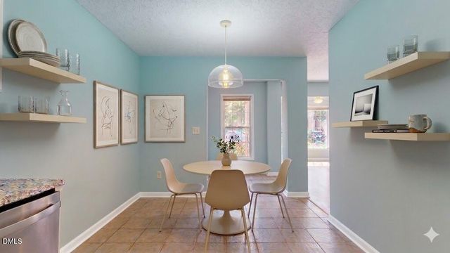 2501 Hunstcroft 100, Raleigh, NC 27617