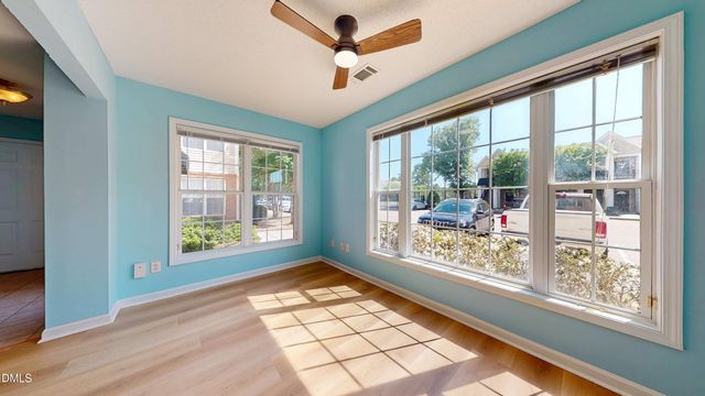 2501 Hunstcroft 100, Raleigh, NC 27617