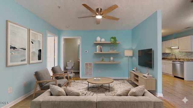 2501 Hunstcroft 100, Raleigh, NC 27617