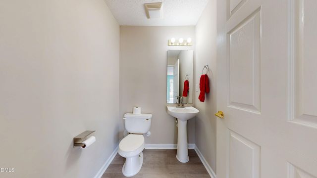 2501 Hunstcroft 100, Raleigh, NC 27617
