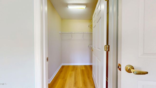 2501 Hunstcroft 100, Raleigh, NC 27617