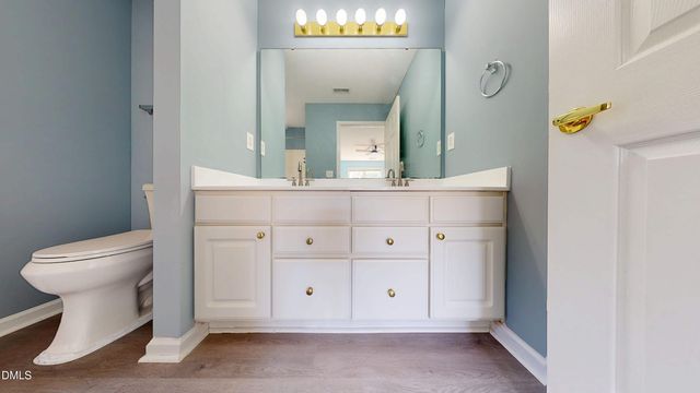 2501 Hunstcroft 100, Raleigh, NC 27617