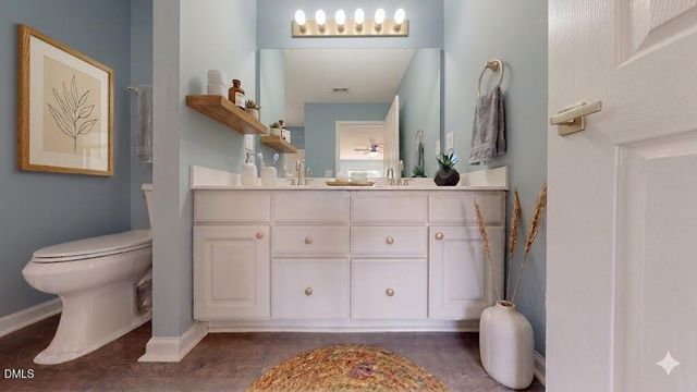 2501 Hunstcroft 100, Raleigh, NC 27617