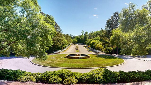 2501 Hunstcroft 100, Raleigh, NC 27617