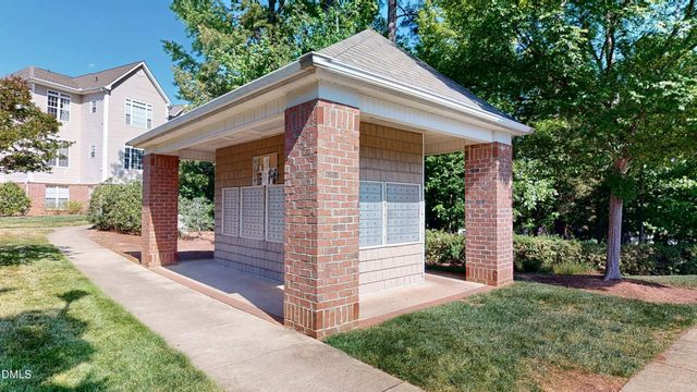 2501 Hunstcroft 100, Raleigh, NC 27617