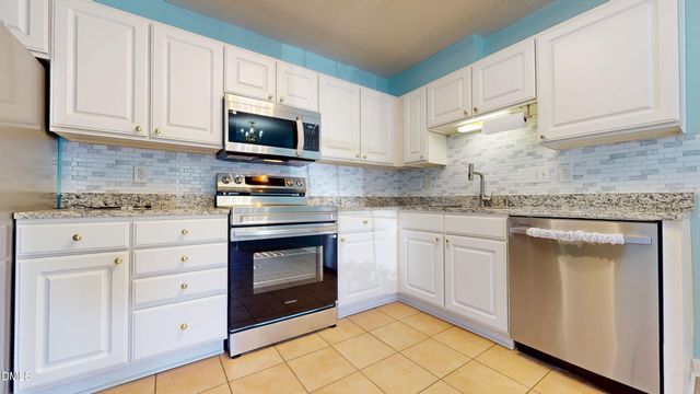 2501 Hunstcroft 100, Raleigh, NC 27617
