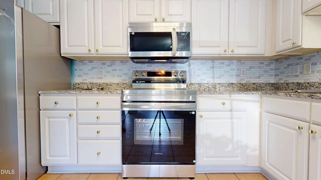 2501 Hunstcroft 100, Raleigh, NC 27617