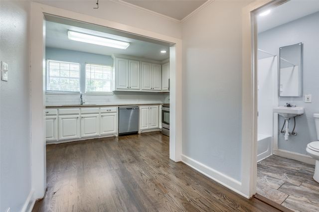 511 Archer Avenue, Cockrell Hill, TX 75211