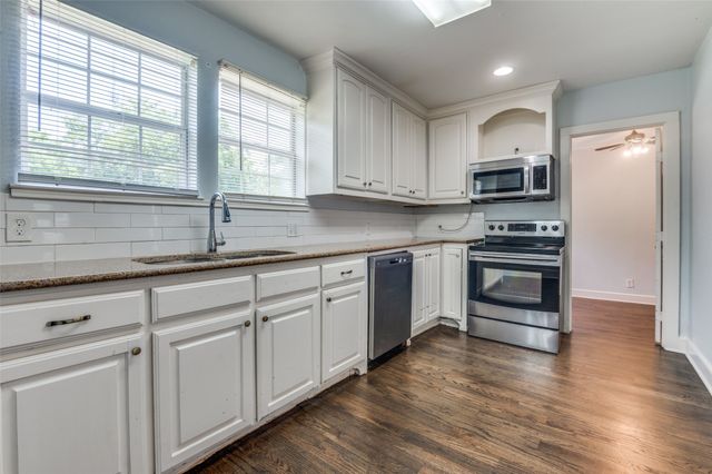 511 Archer Avenue, Cockrell Hill, TX 75211