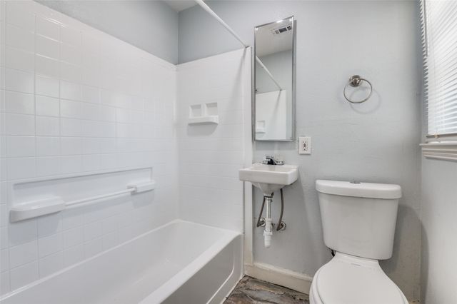 511 Archer Avenue, Cockrell Hill, TX 75211