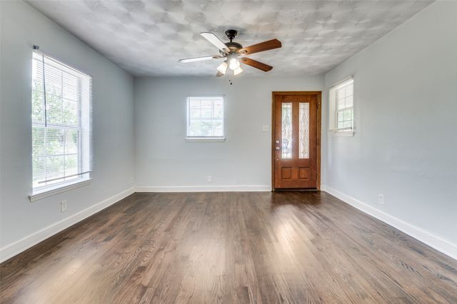 511 Archer Avenue, Cockrell Hill, TX 75211