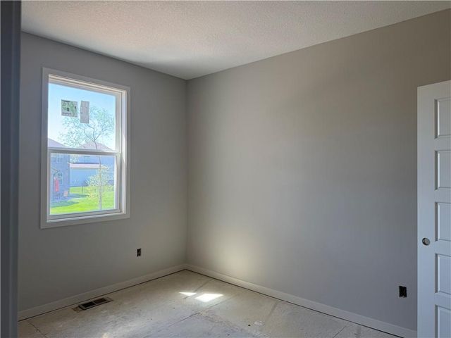 19799 W 114th Place, Olathe, KS 66061