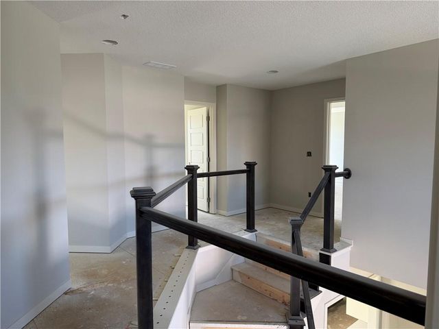 19799 W 114th Place, Olathe, KS 66061