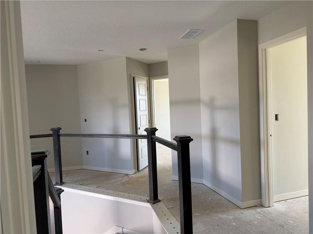 19799 W 114th Place, Olathe, KS 66061