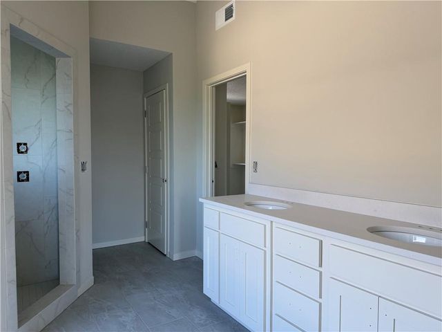 19799 W 114th Place, Olathe, KS 66061