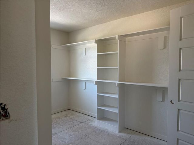 19799 W 114th Place, Olathe, KS 66061
