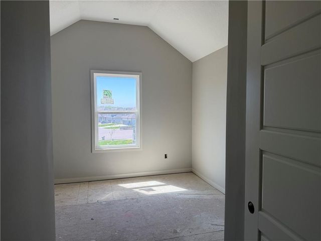 19799 W 114th Place, Olathe, KS 66061
