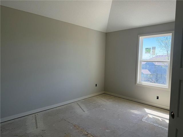 19799 W 114th Place, Olathe, KS 66061