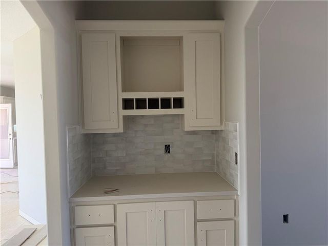 19799 W 114th Place, Olathe, KS 66061