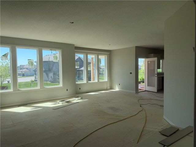 19799 W 114th Place, Olathe, KS 66061