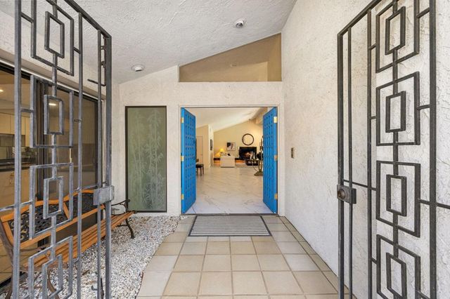 2082 S Madrona Drive, Palm Springs, CA 92264