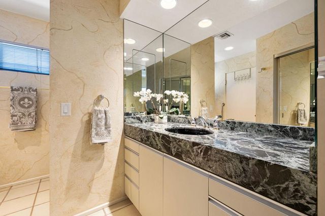 2082 S Madrona Drive, Palm Springs, CA 92264