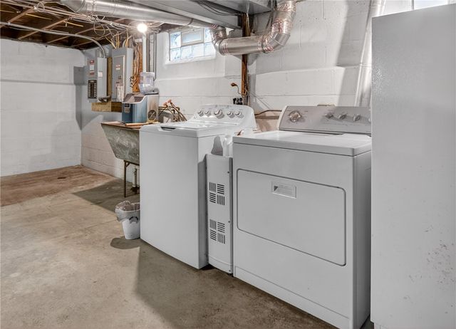 60 Hilltop Road, Greece, NY 14616