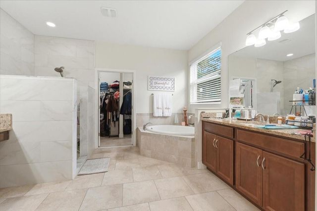 136 CASA BELLA BLVD, Deland, FL 32724