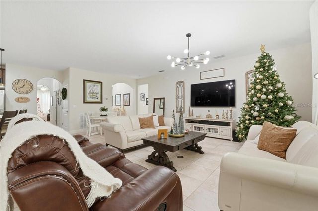 136 CASA BELLA BLVD, Deland, FL 32724