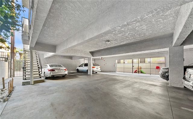 1206 Gladys Avenue, Long Beach, CA 90804