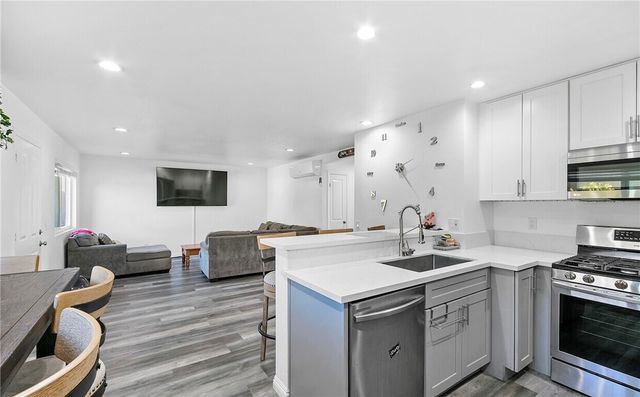 1206 Gladys Avenue, Long Beach, CA 90804