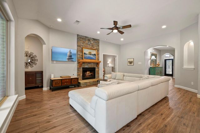 99 S Greenprint Circle, Tomball, TX 77375