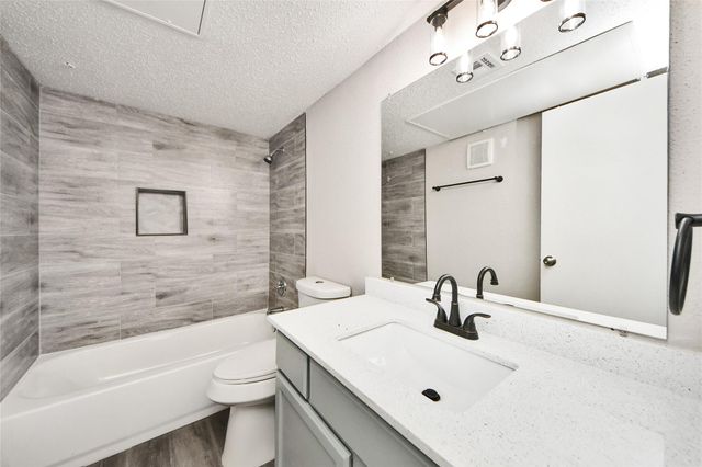 781 Country Place Drive 1017, Houston, TX 77079