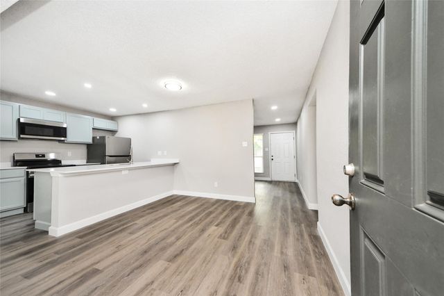 781 Country Place Drive 1017, Houston, TX 77079