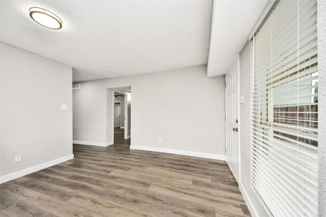 781 Country Place Drive 1017, Houston, TX 77079