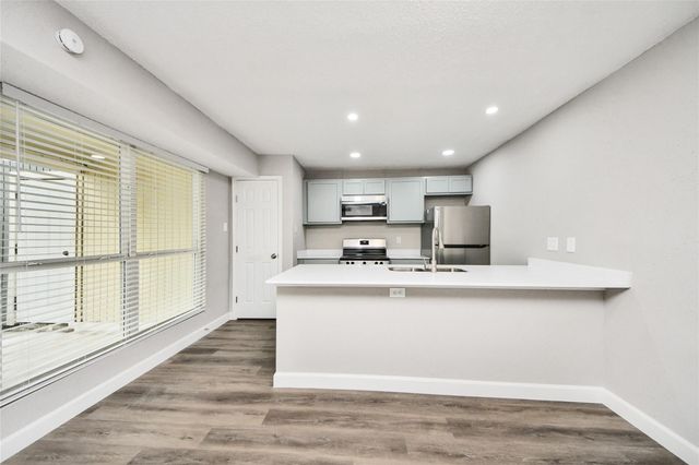 781 Country Place Drive 1017, Houston, TX 77079