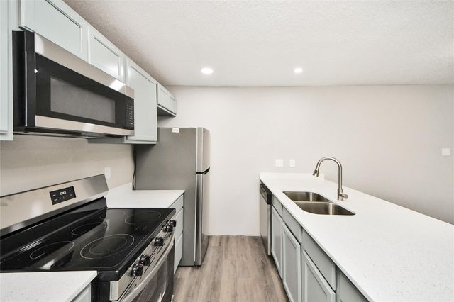 781 Country Place Drive 1017, Houston, TX 77079