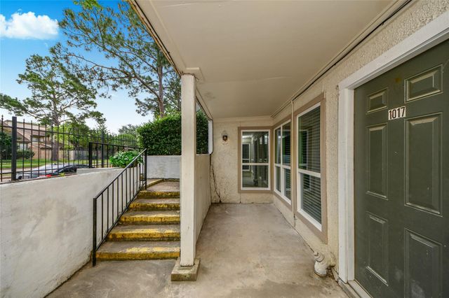 781 Country Place Drive 1017, Houston, TX 77079