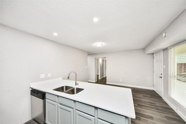 781 Country Place Drive 1017, Houston, TX 77079
