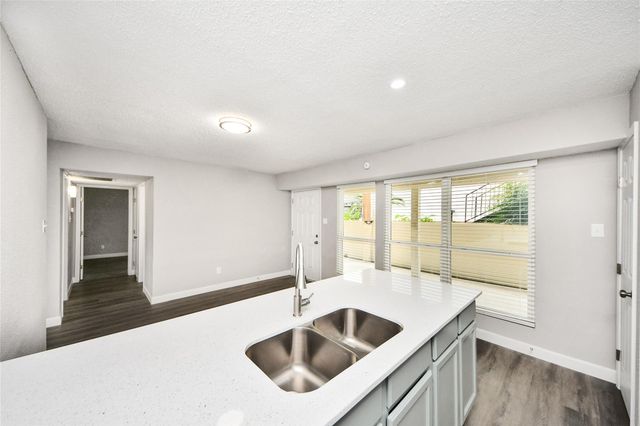 781 Country Place Drive 1017, Houston, TX 77079