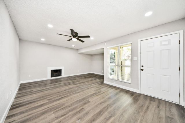 781 Country Place Drive 1017, Houston, TX 77079