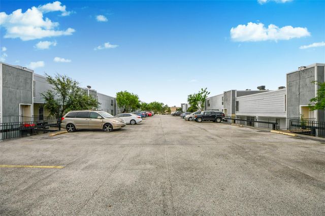 781 Country Place Drive 1017, Houston, TX 77079