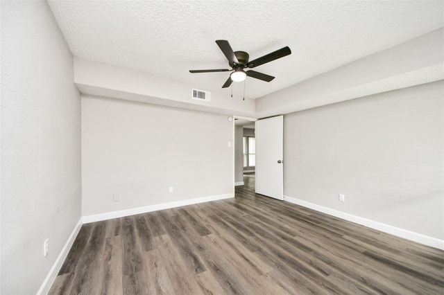 781 Country Place Drive 1017, Houston, TX 77079