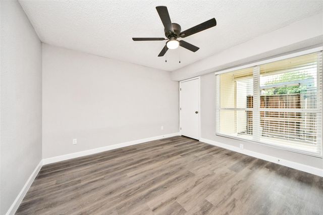 781 Country Place Drive 1017, Houston, TX 77079