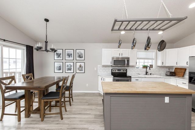 4985 55th Street S, Fargo, ND 58104